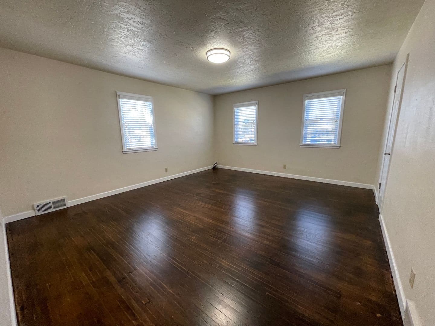 Sioux Falls Apartment: 2003 W. 33rd st.