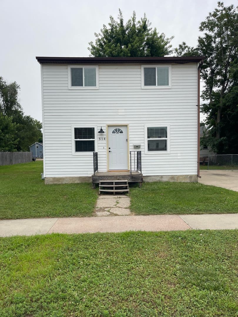Sioux Falls House: 514 S 5th Ave