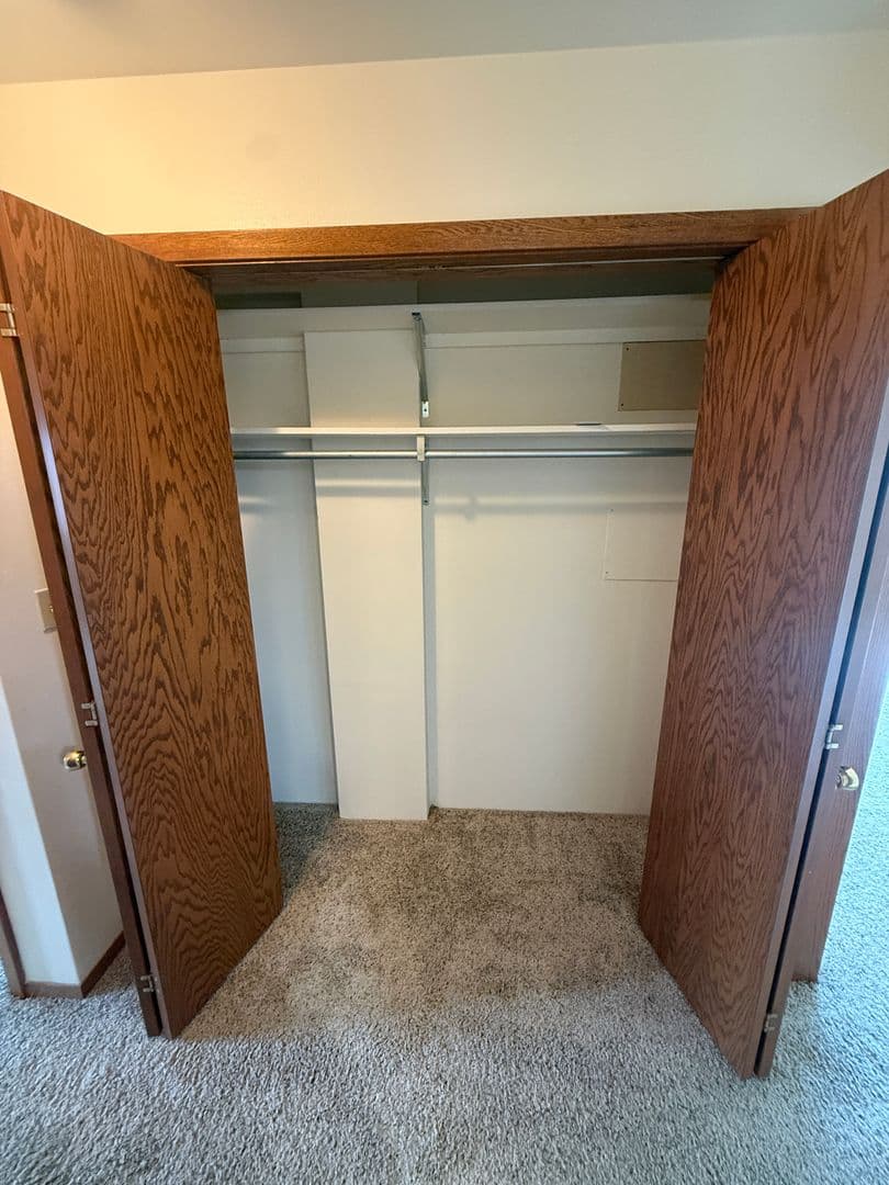 Sioux Falls Apartment: 112 W 17th Street