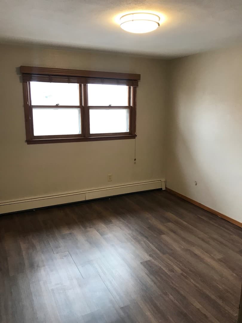 Sioux Falls Apartment: 301 W. 21st st.