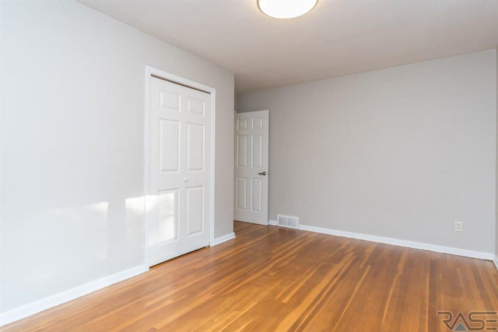 Sioux Falls House: 3013 S. 5th Ave.