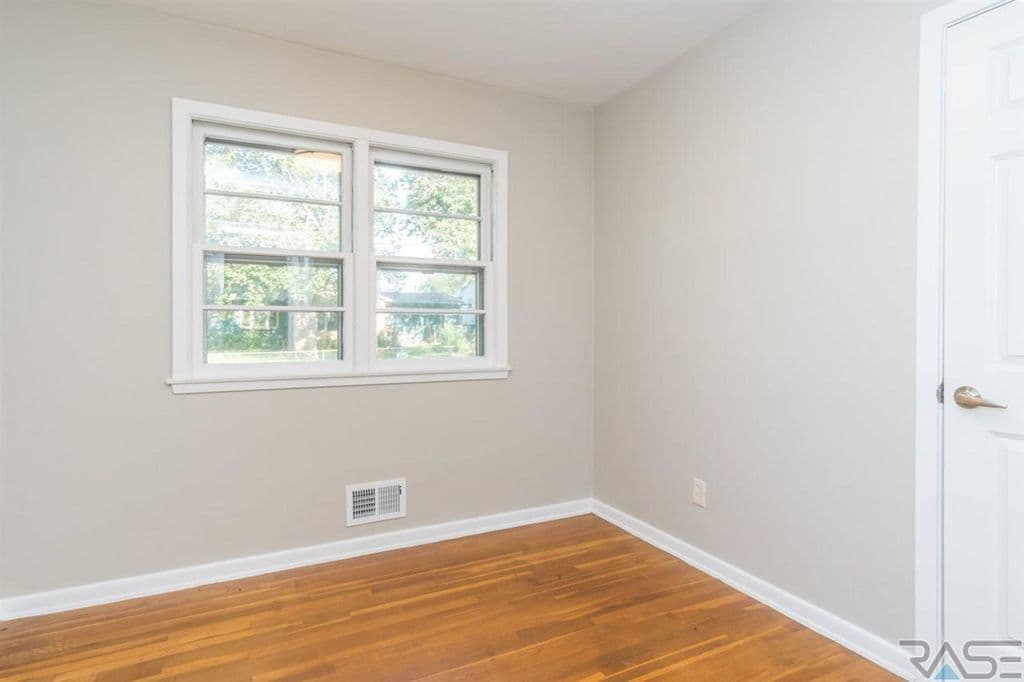 Sioux Falls House: 3013 S. 5th Ave.