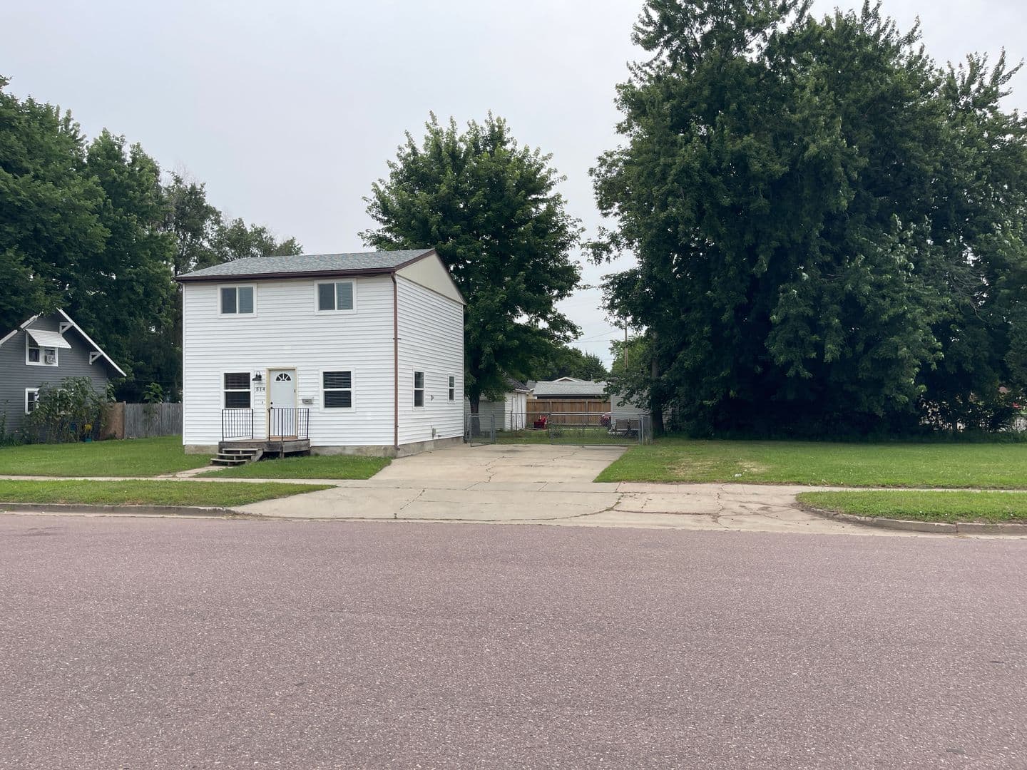 Sioux Falls House: 514 S 5th Ave