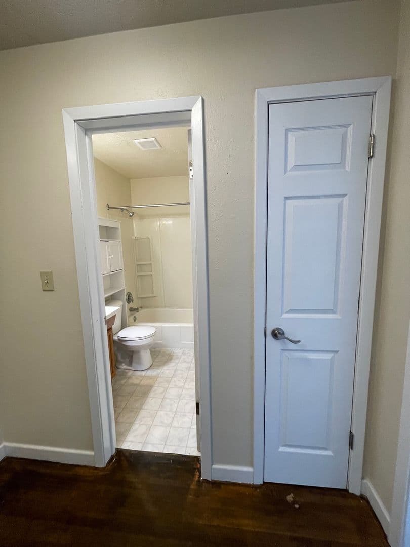 Sioux Falls Apartment: 2003 W. 33rd st.