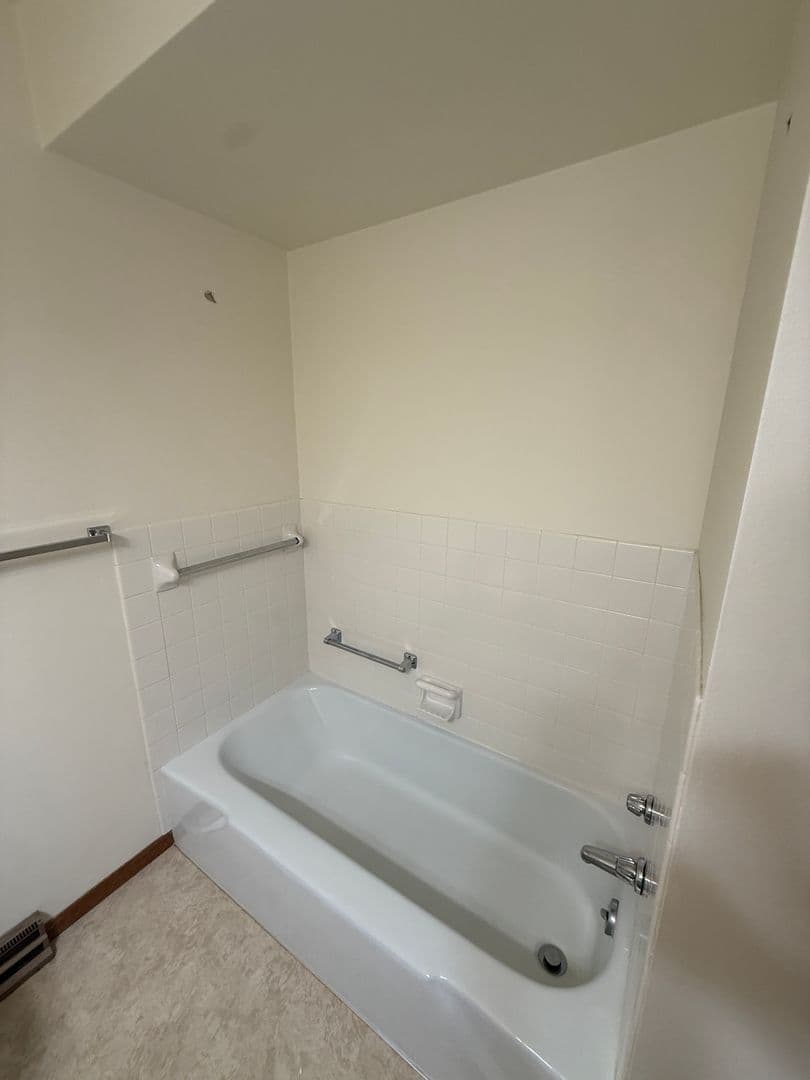 Sioux Falls Apartment: 112 W 17th Street