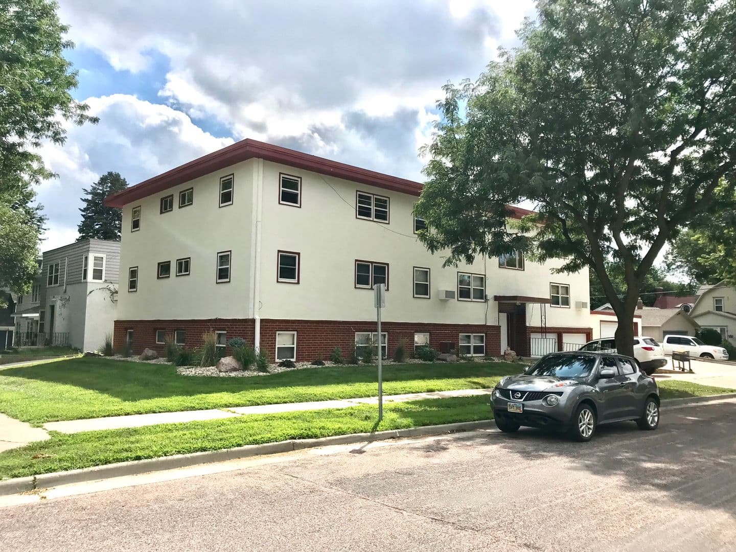 Sioux Falls Apartment: 301 W. 21st st.