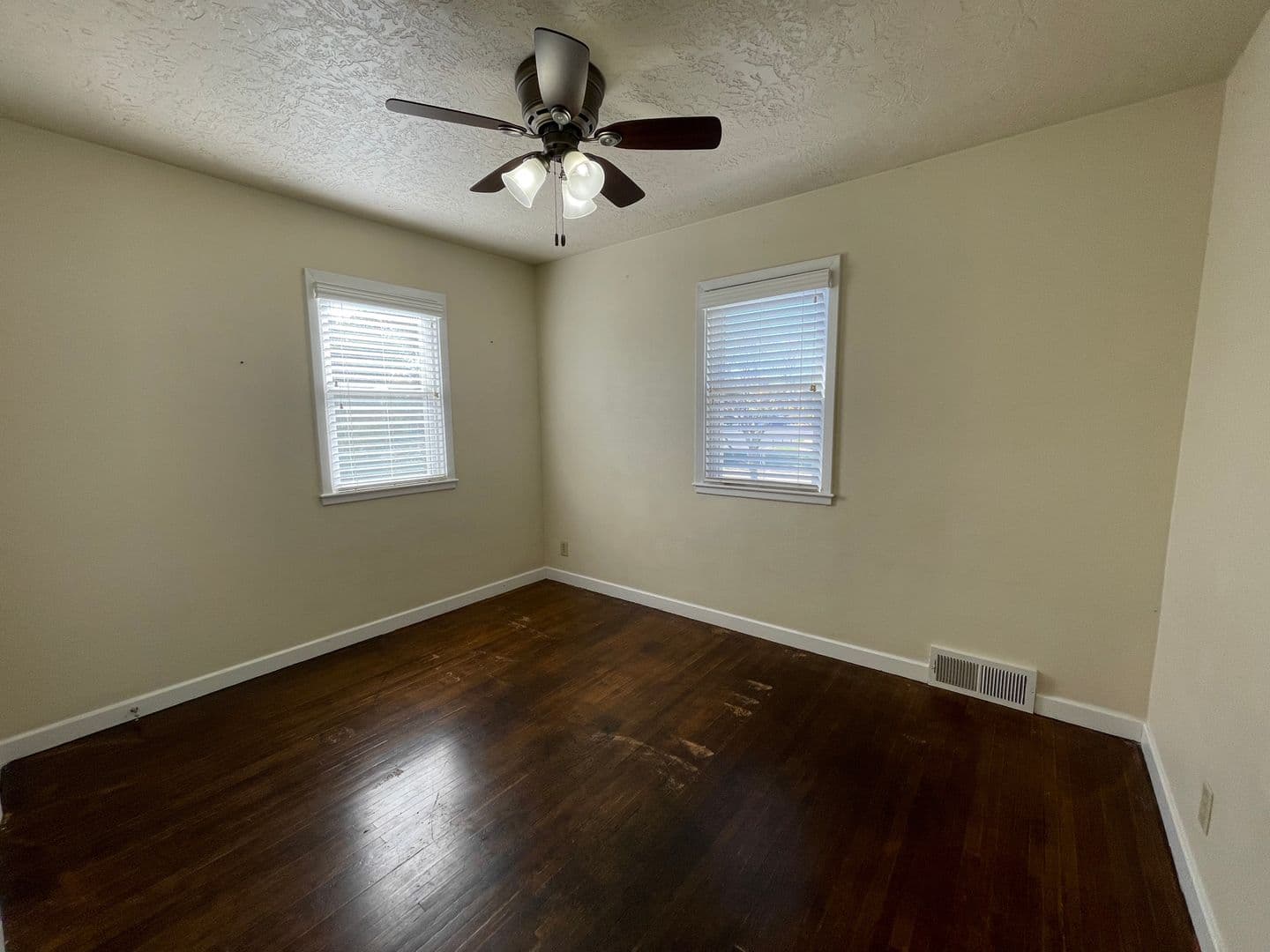 Sioux Falls Apartment: 2003 W. 33rd st.