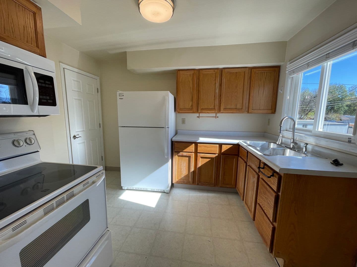 Sioux Falls Apartment: 2003 W. 33rd st.
