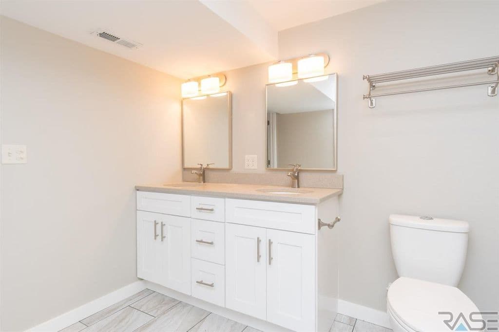 Sioux Falls House: 3013 S. 5th Ave.
