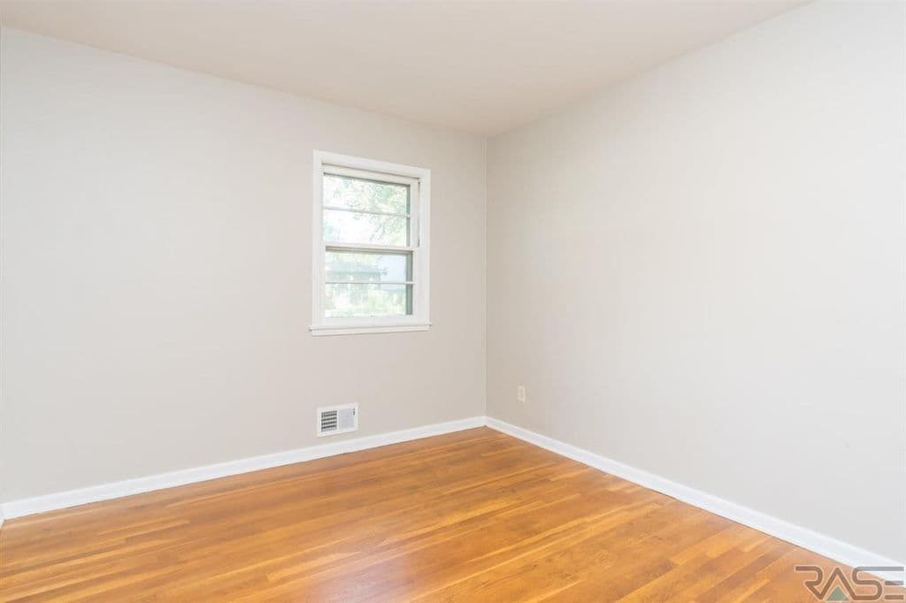 Sioux Falls House: 3013 S. 5th Ave.