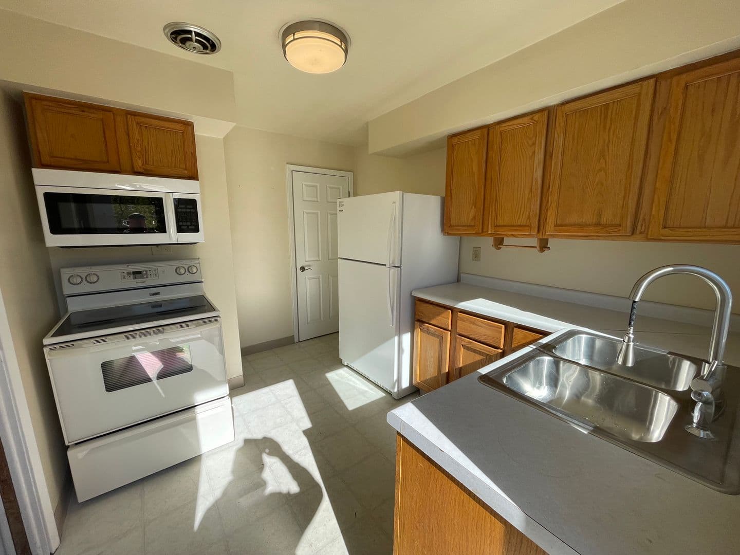 Sioux Falls Apartment: 2003 W. 33rd st.
