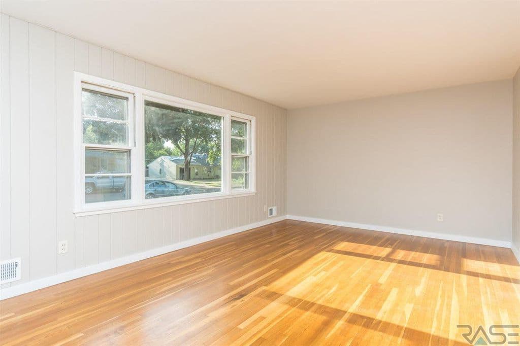 Sioux Falls House: 3013 S. 5th Ave.