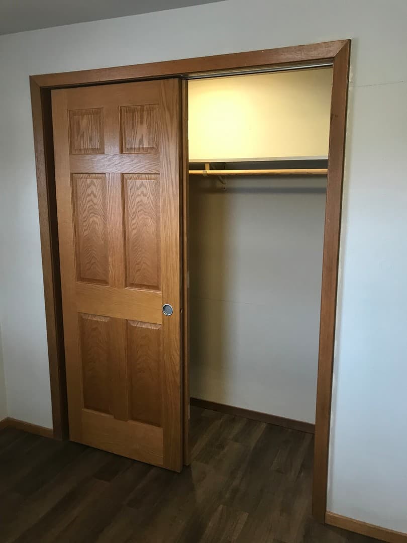 Sioux Falls Apartment: 301 W. 21st st.