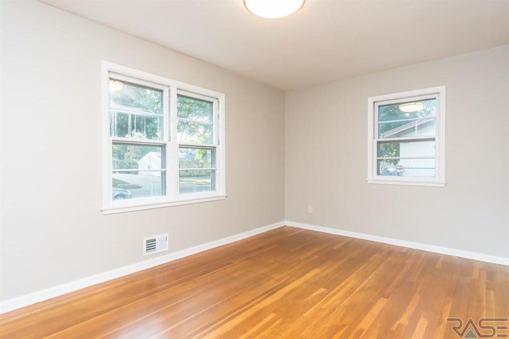 Sioux Falls House: 3013 S. 5th Ave.