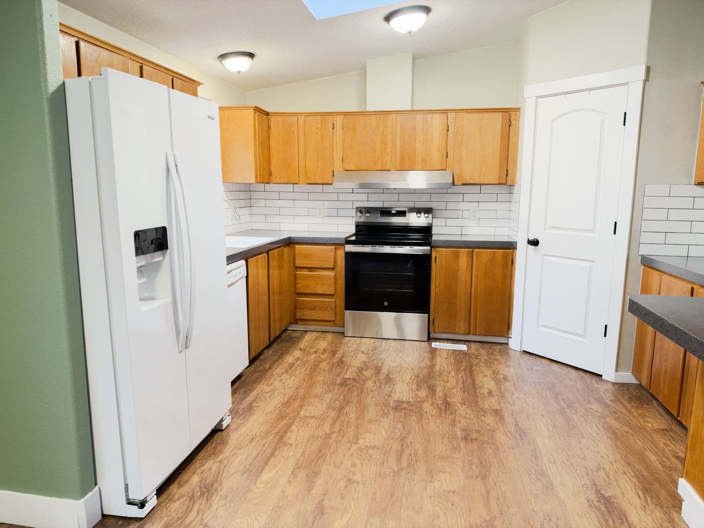 Cascade Locks Apartment: 22 SW Ruckel Rd