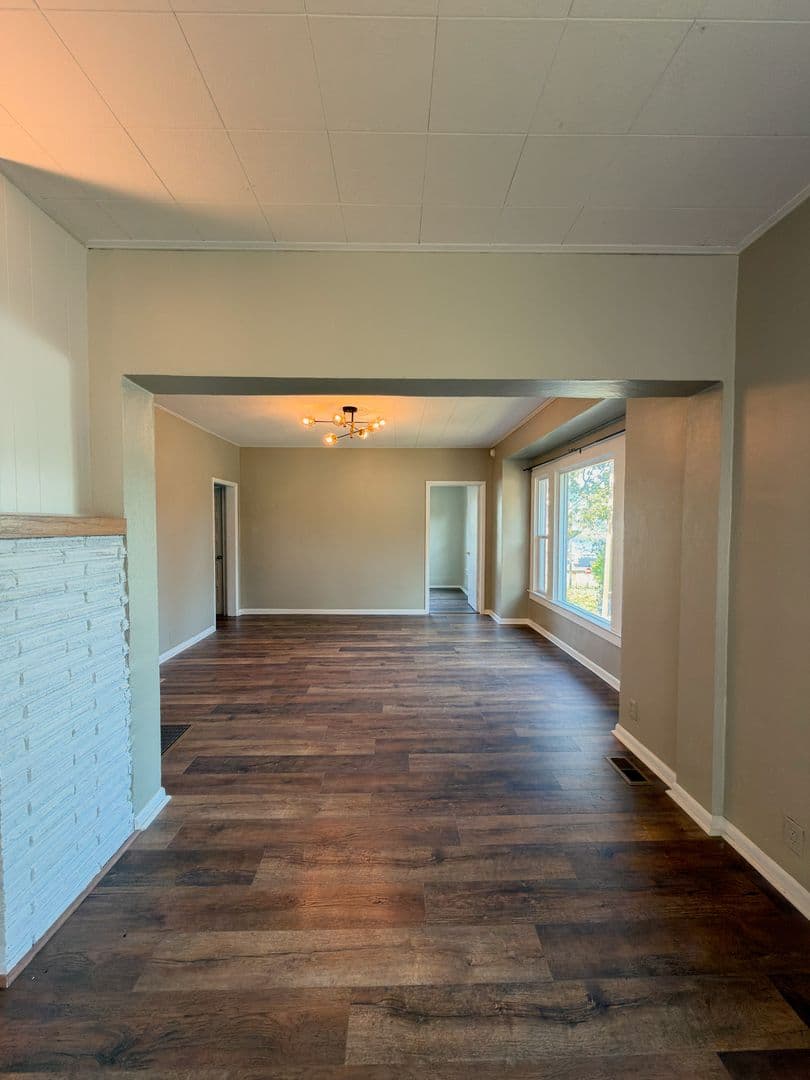 Hood River House: 904 State St.