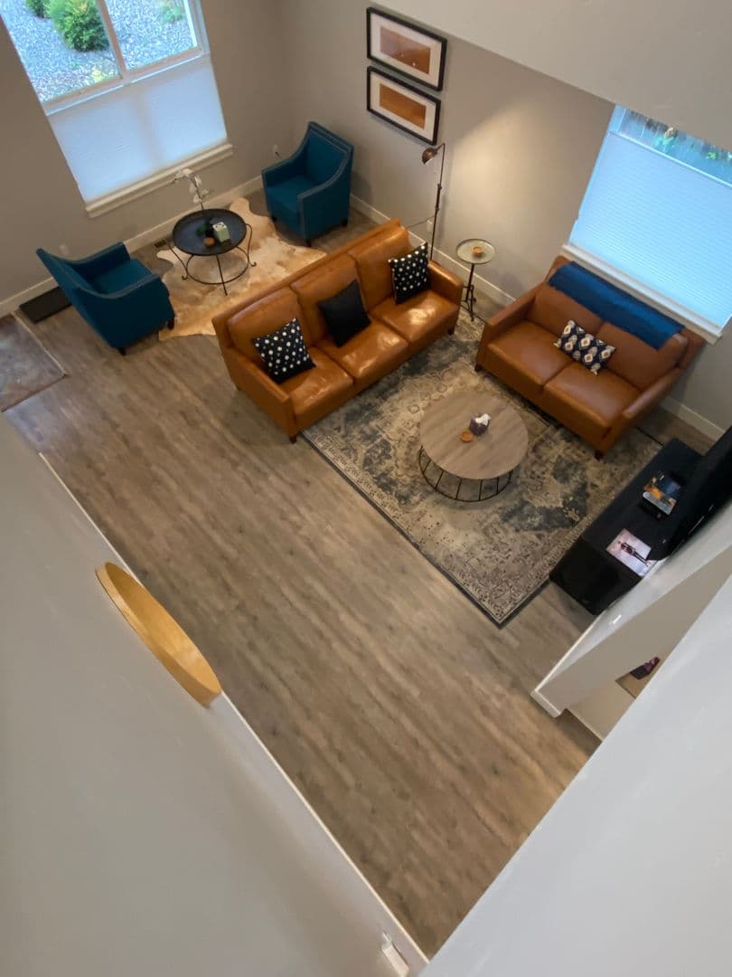 Hood River House: 1332 Wasco St
