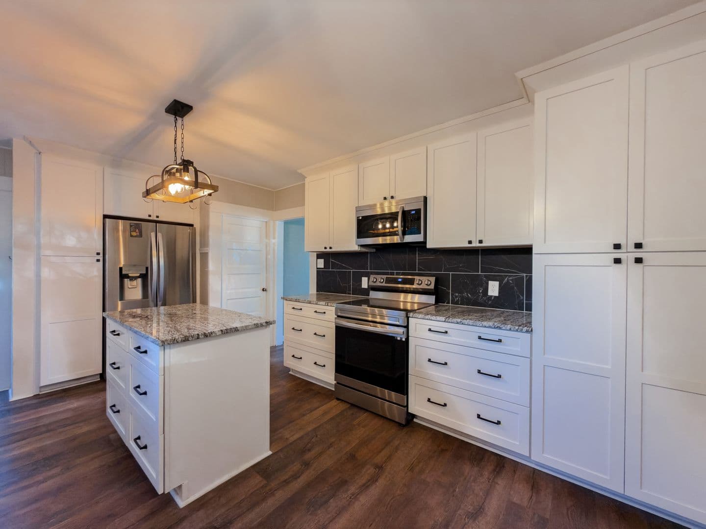 Hood River House: 904 State St.