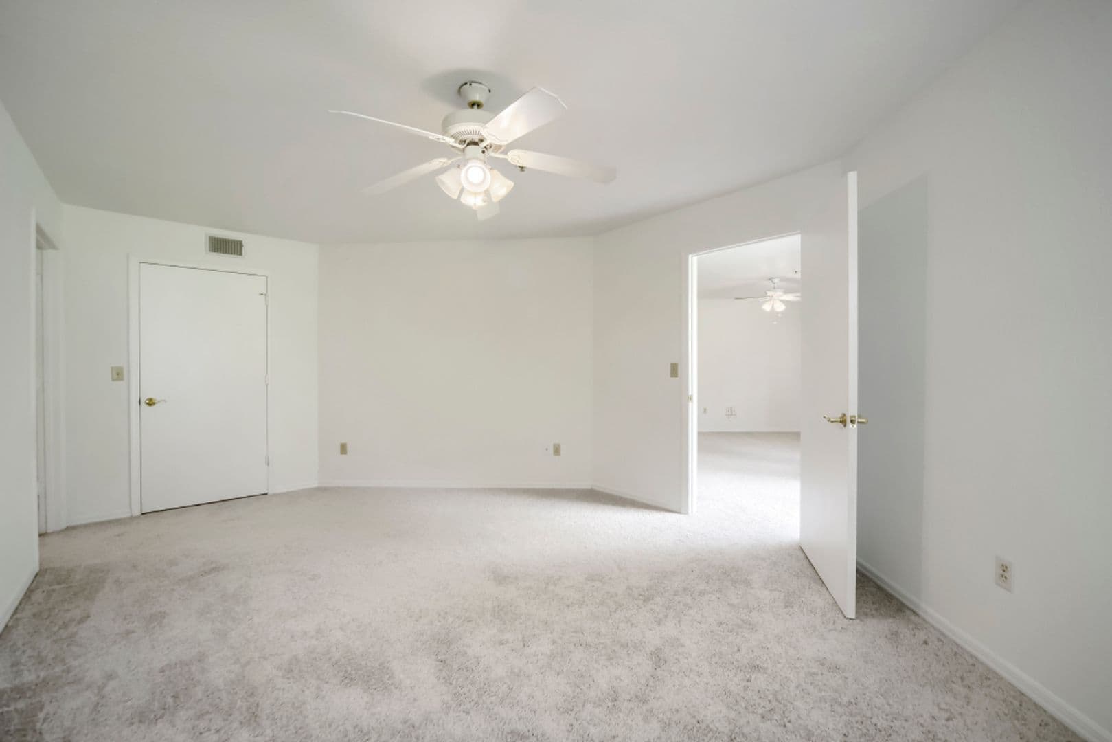 Orlando House: 7270 Westpointe Blvd