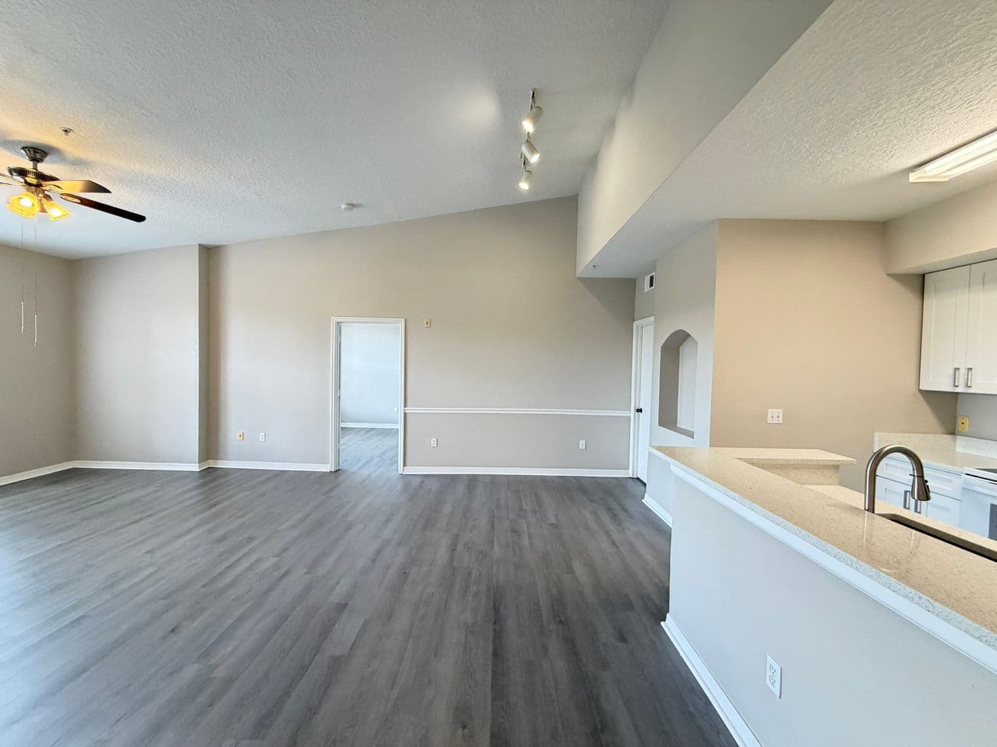 Orlando House: 5578 Metrowest Blvd.