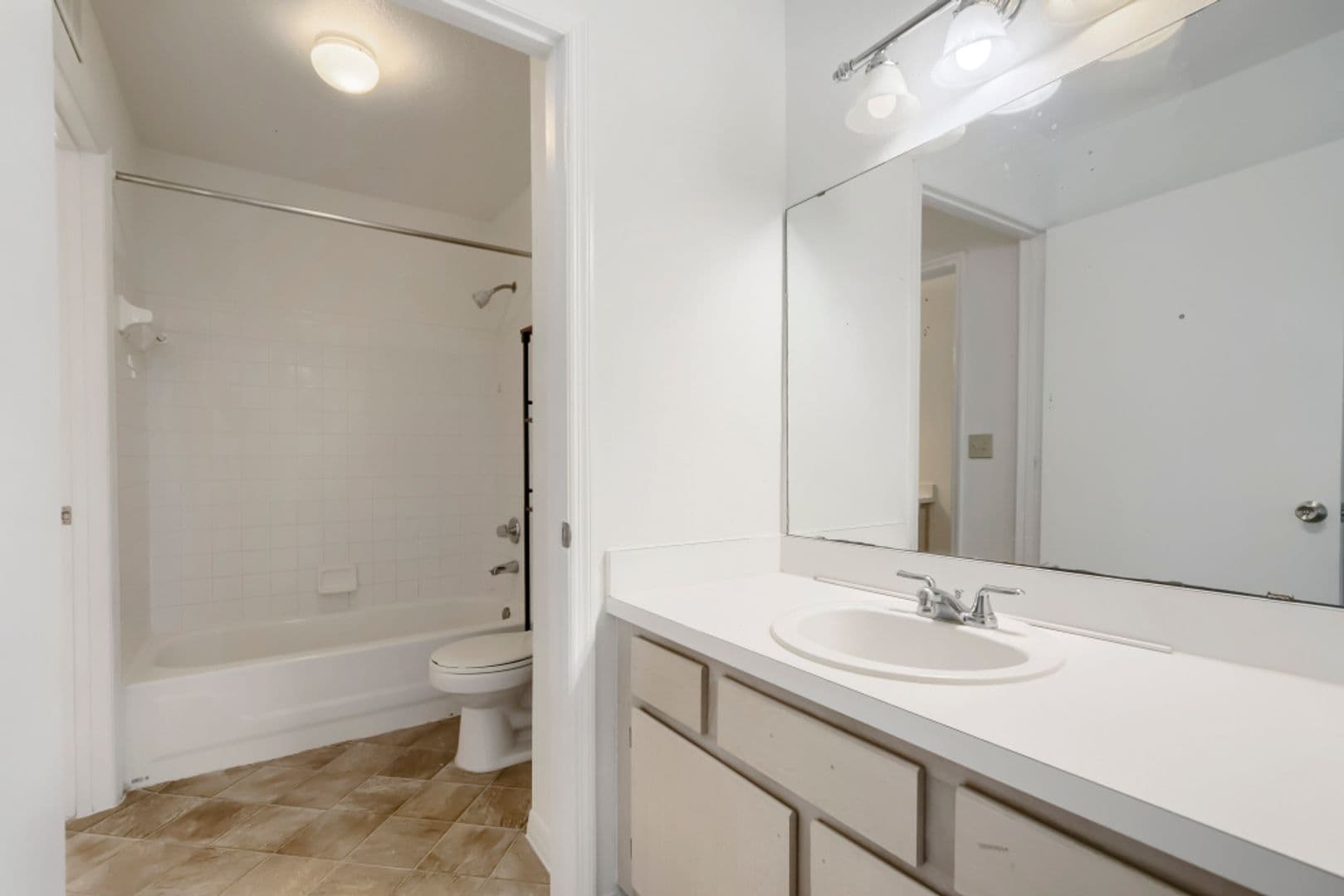 Orlando House: 7270 Westpointe Blvd