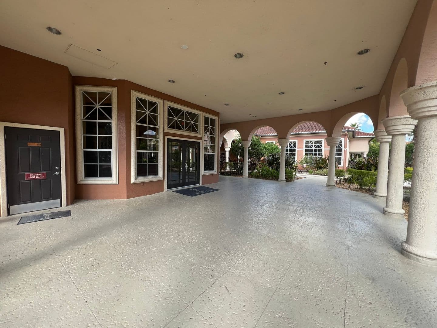 Orlando House: 5578 Metrowest Blvd.