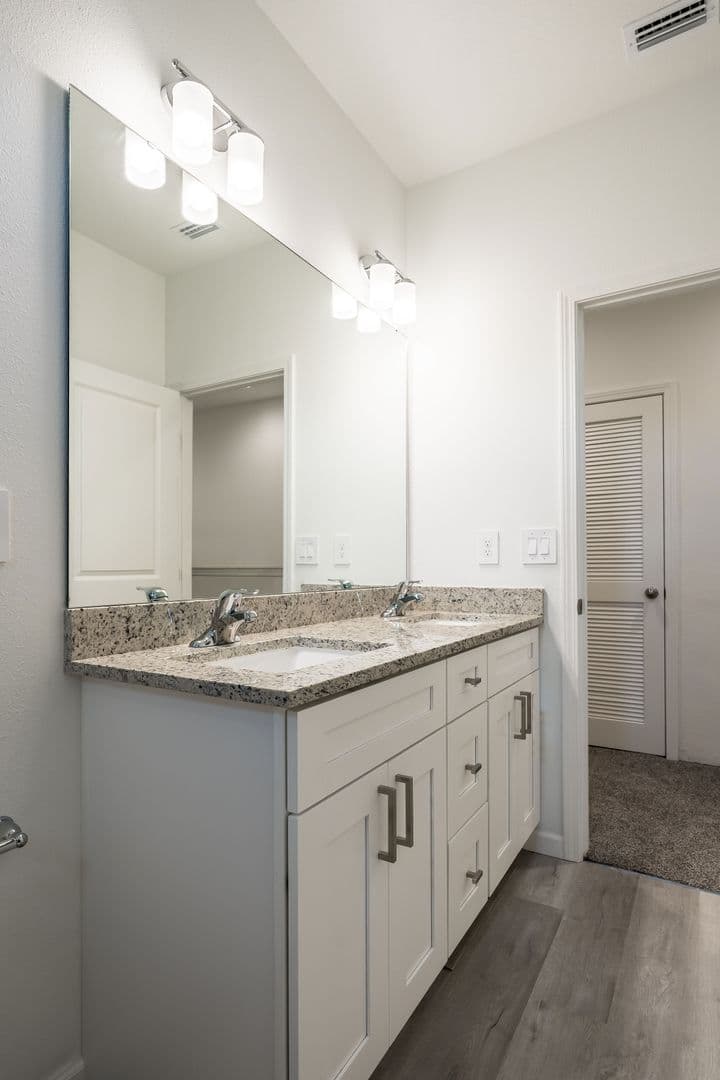 Orlando House: 5365 Vista Lago Dr