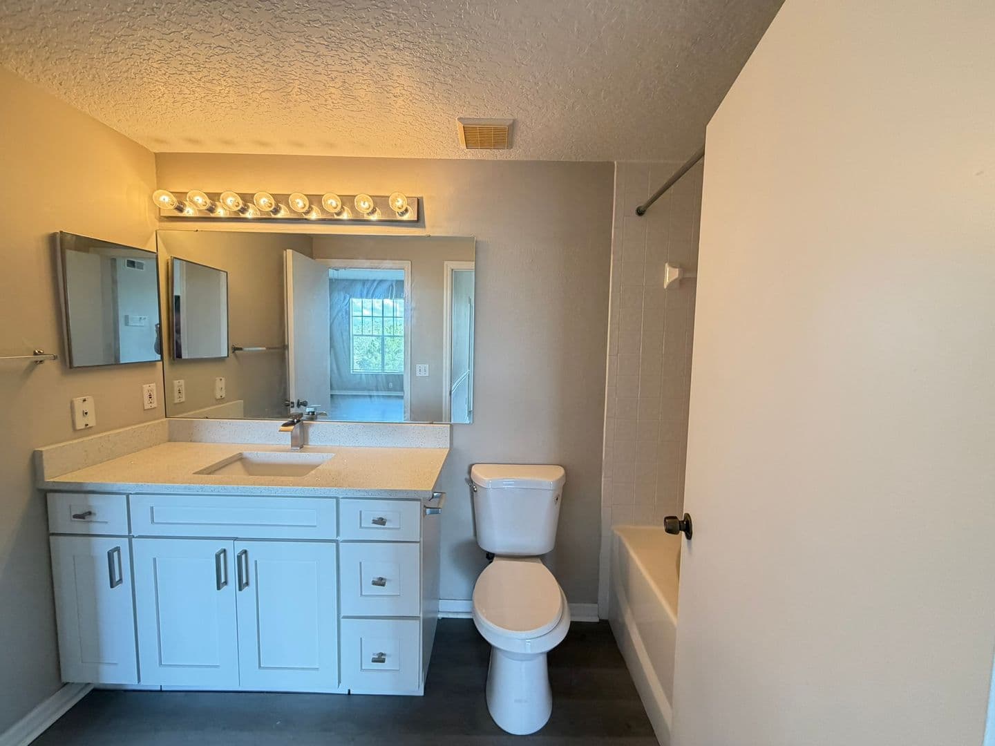 Orlando House: 5578 Metrowest Blvd.