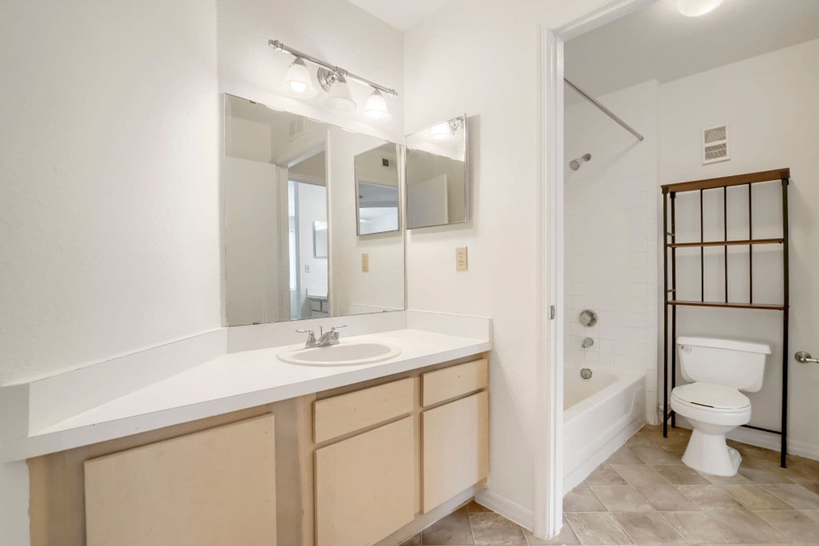 Orlando House: 7270 Westpointe Blvd