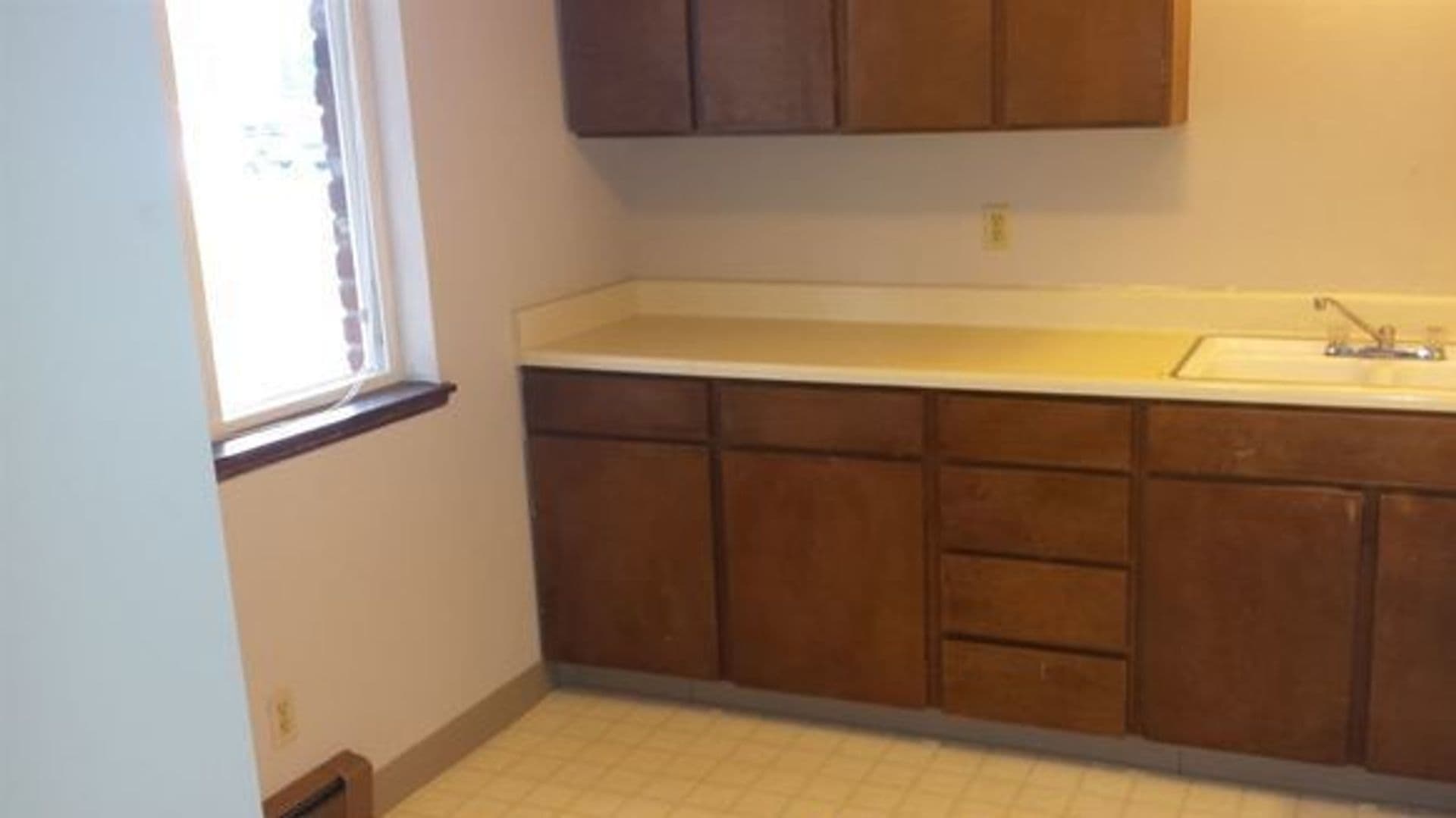 Spokane House: 10110 N Colfax Road Apt # 5