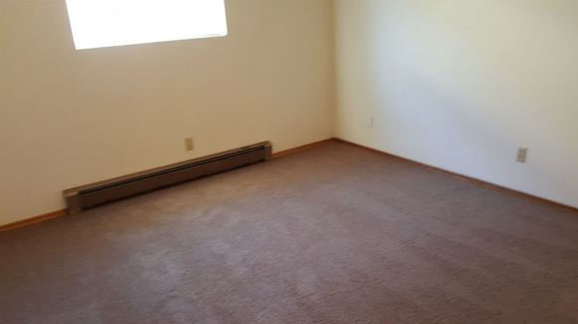 Spokane House: 10110 N Colfax Road Apt # 5