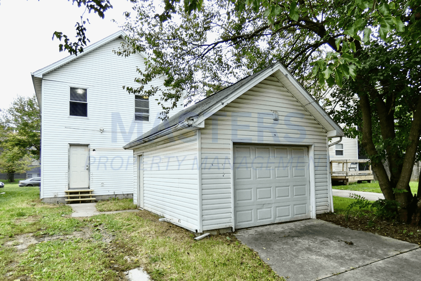 Toledo House: 2242 Kent St