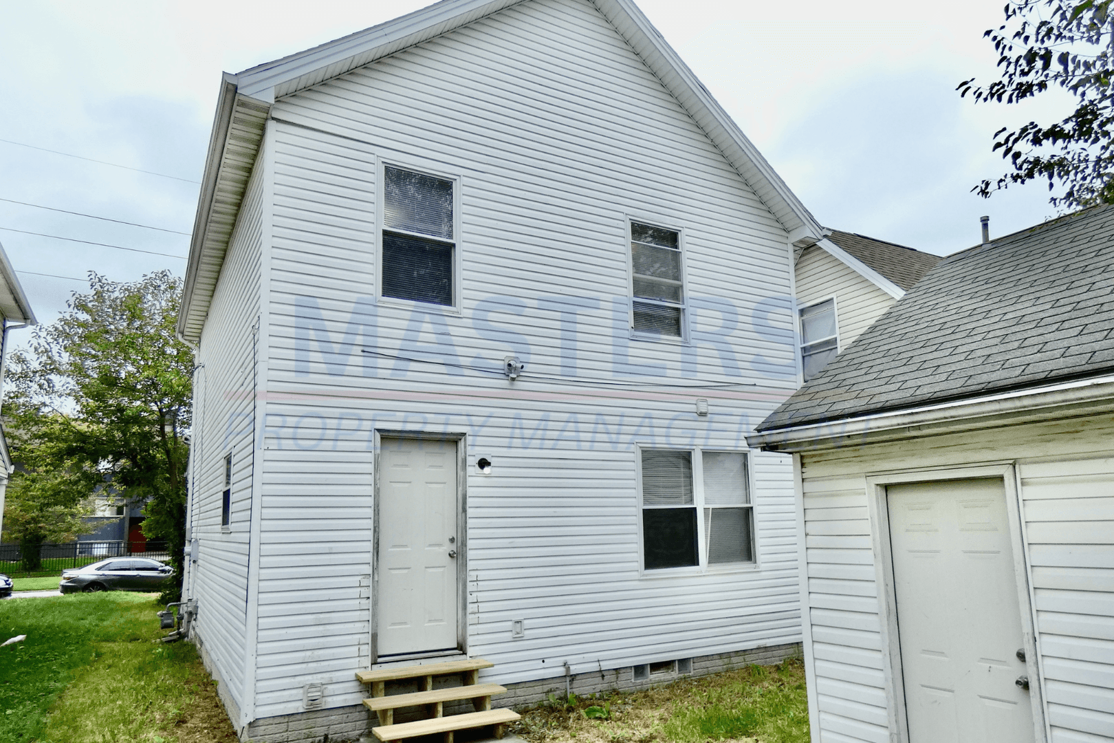Toledo House: 2242 Kent St
