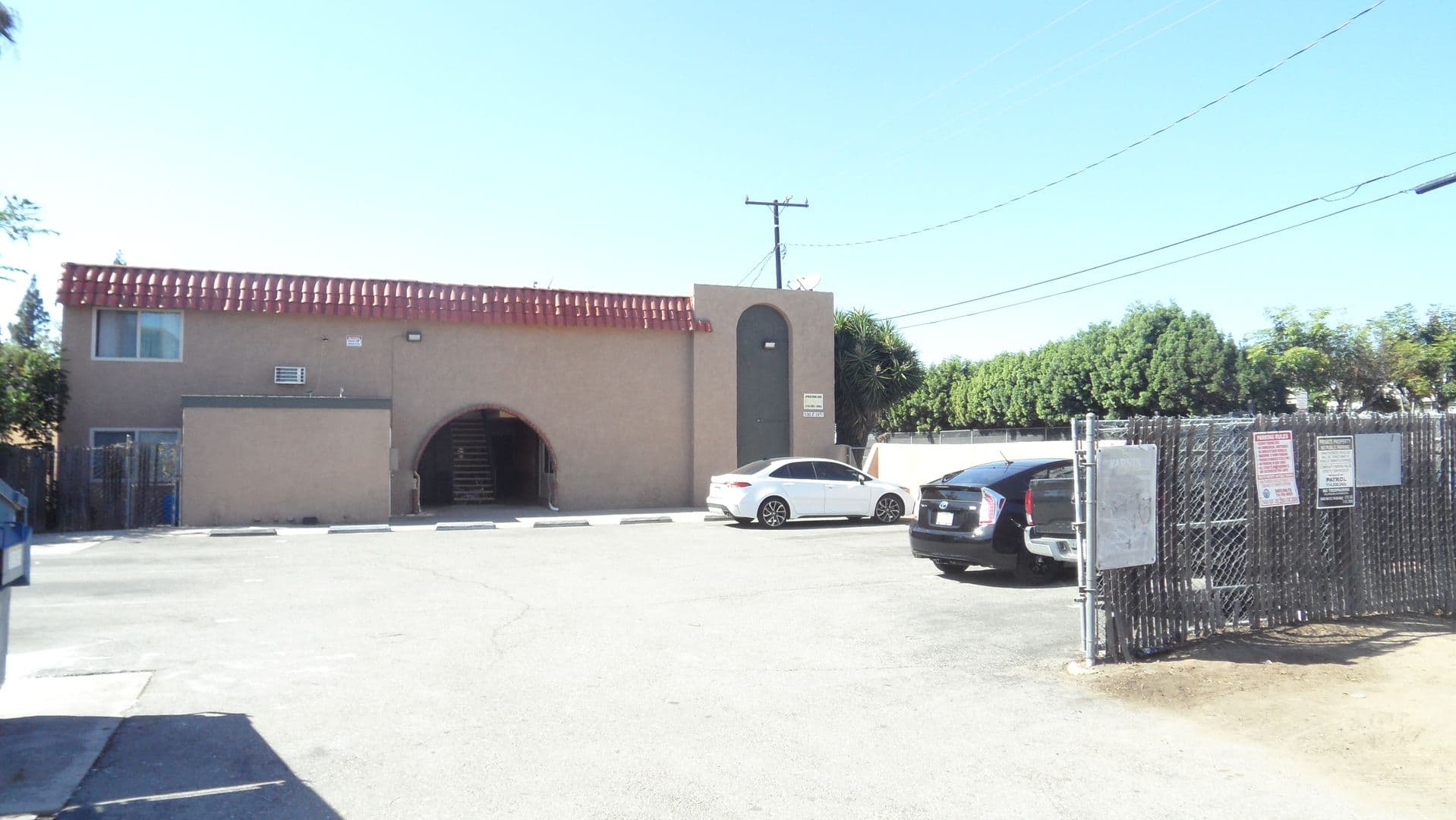 Santa Ana Apartment: 530 E. 14th St.