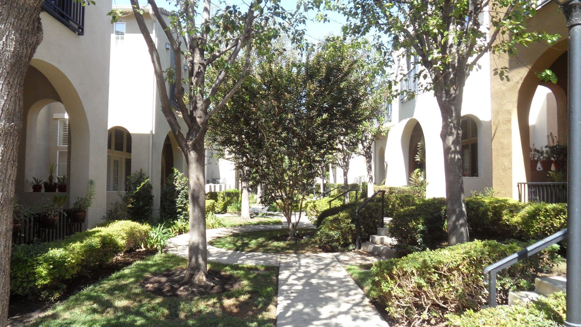 Irvine Townhome: 33 Bonsall