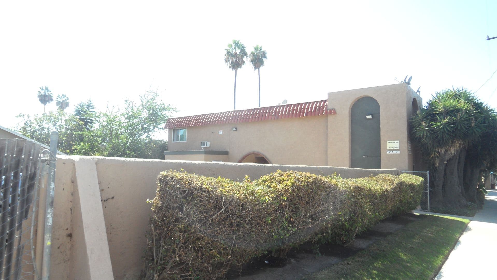Santa Ana Apartment: 530 E. 14th St.