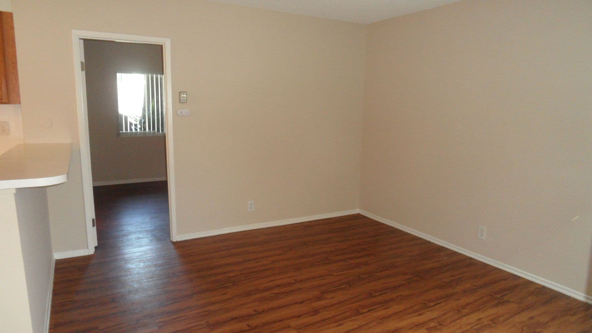 Santa Ana Apartment: 530 E. 14th St.