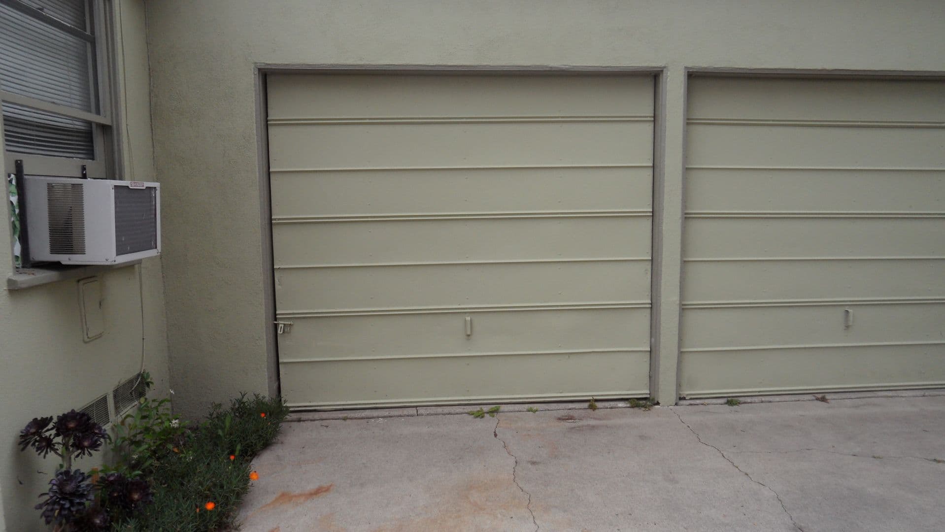 Orange Apartment: 803, 809, 815 W. Maple Ave.
