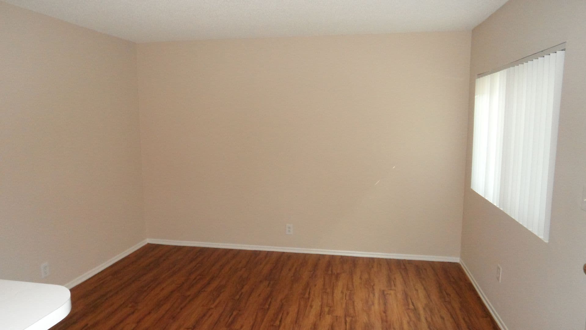 Santa Ana Apartment: 530 E. 14th St.