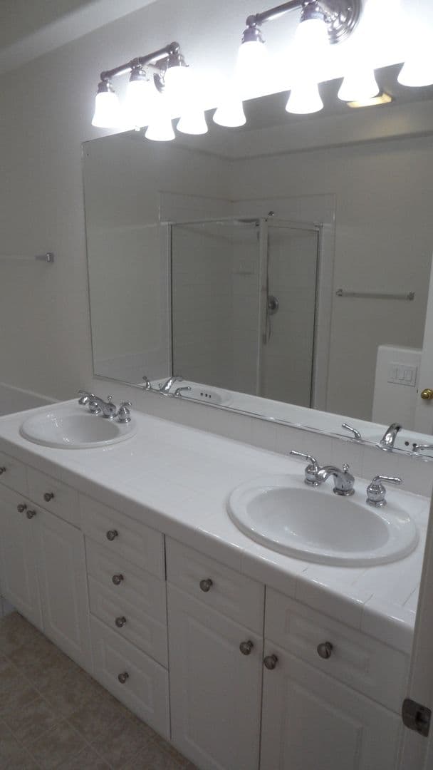 Irvine Townhome: 33 Bonsall
