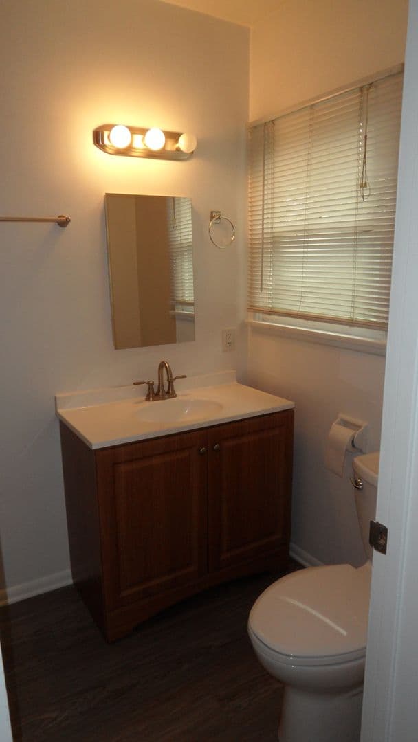 Orange Apartment: 803, 809, 815 W. Maple Ave.