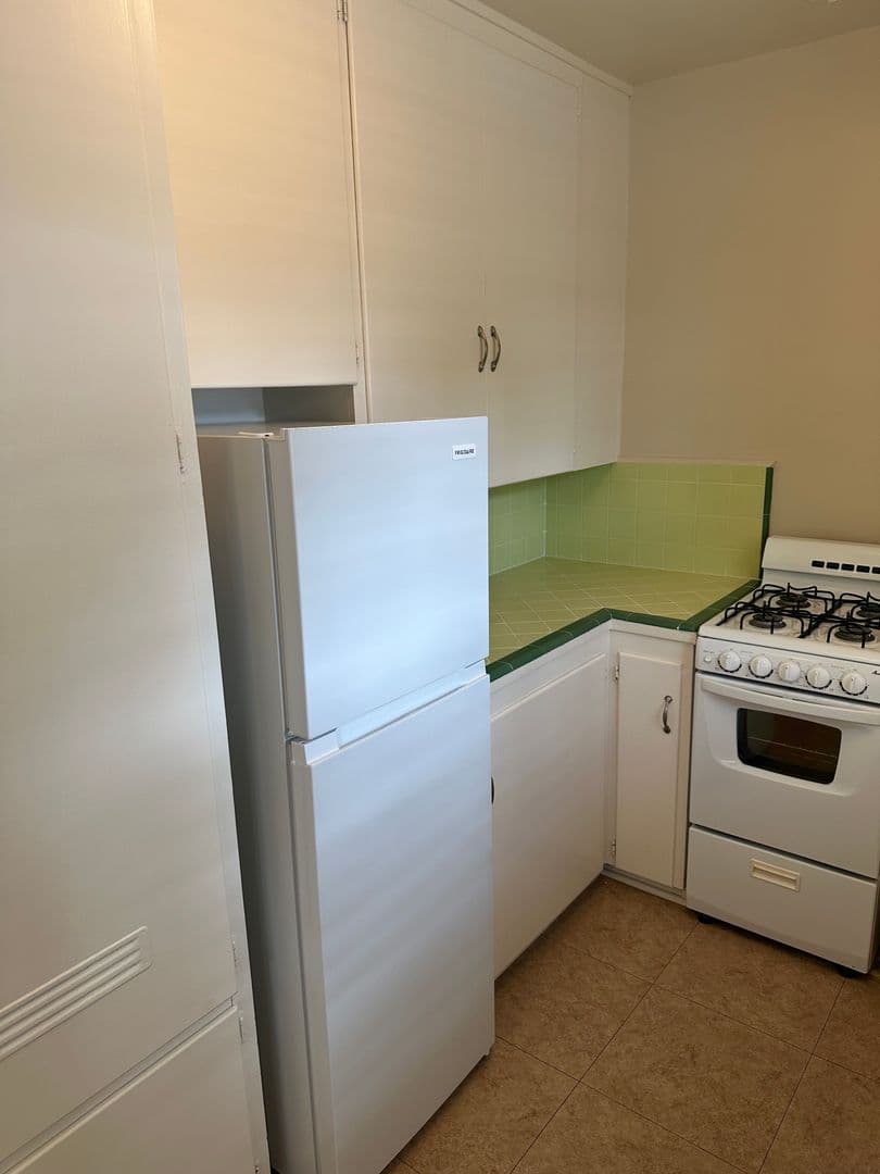 Orange Apartment: 383-397 S. Orange Street