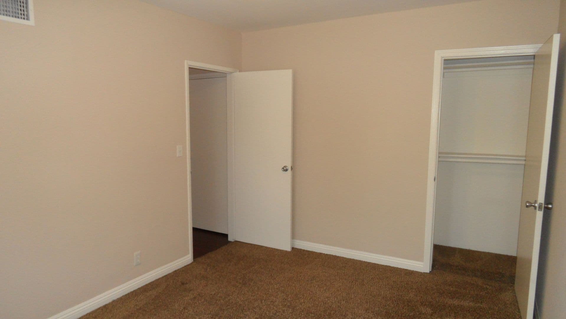 Orange House: 344 N. Shattuck Pl.