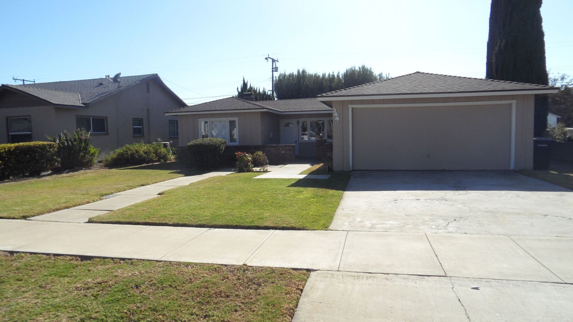 Orange House: 344 N. Shattuck Pl.