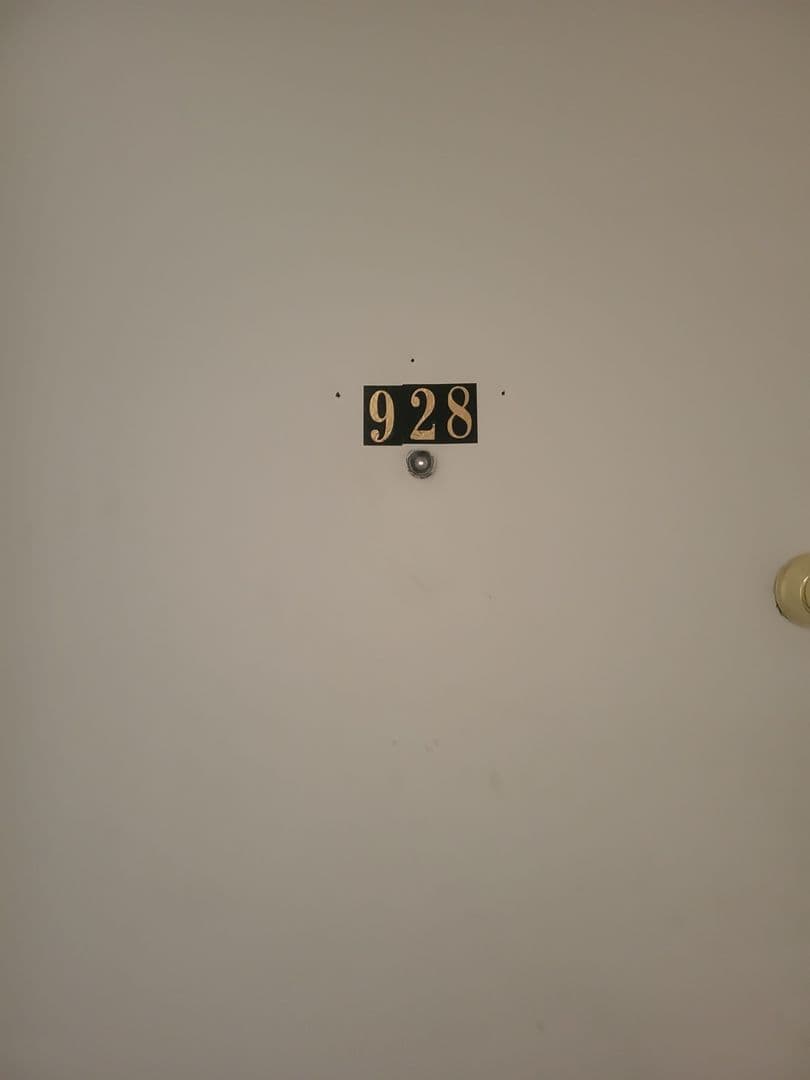 Anderson Apartment: 924 West 5th Street
