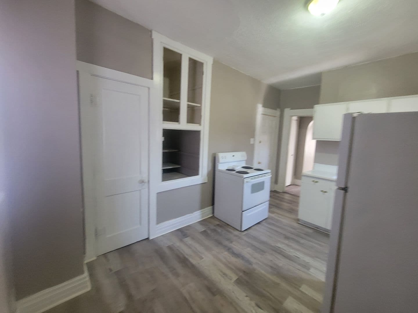 Anderson Apartment: 924 West 5th Street