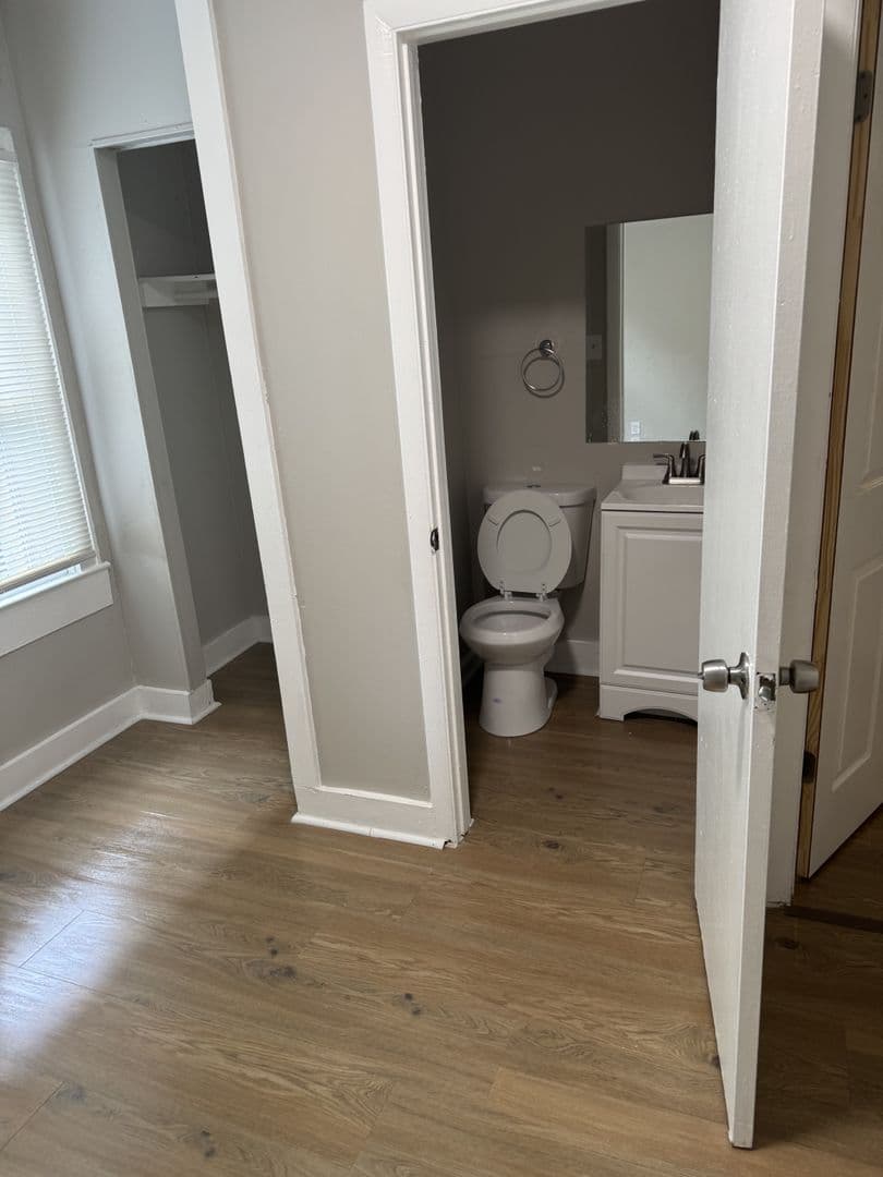 Indianapolis Apartment: 2008 Sugar Grove Ave