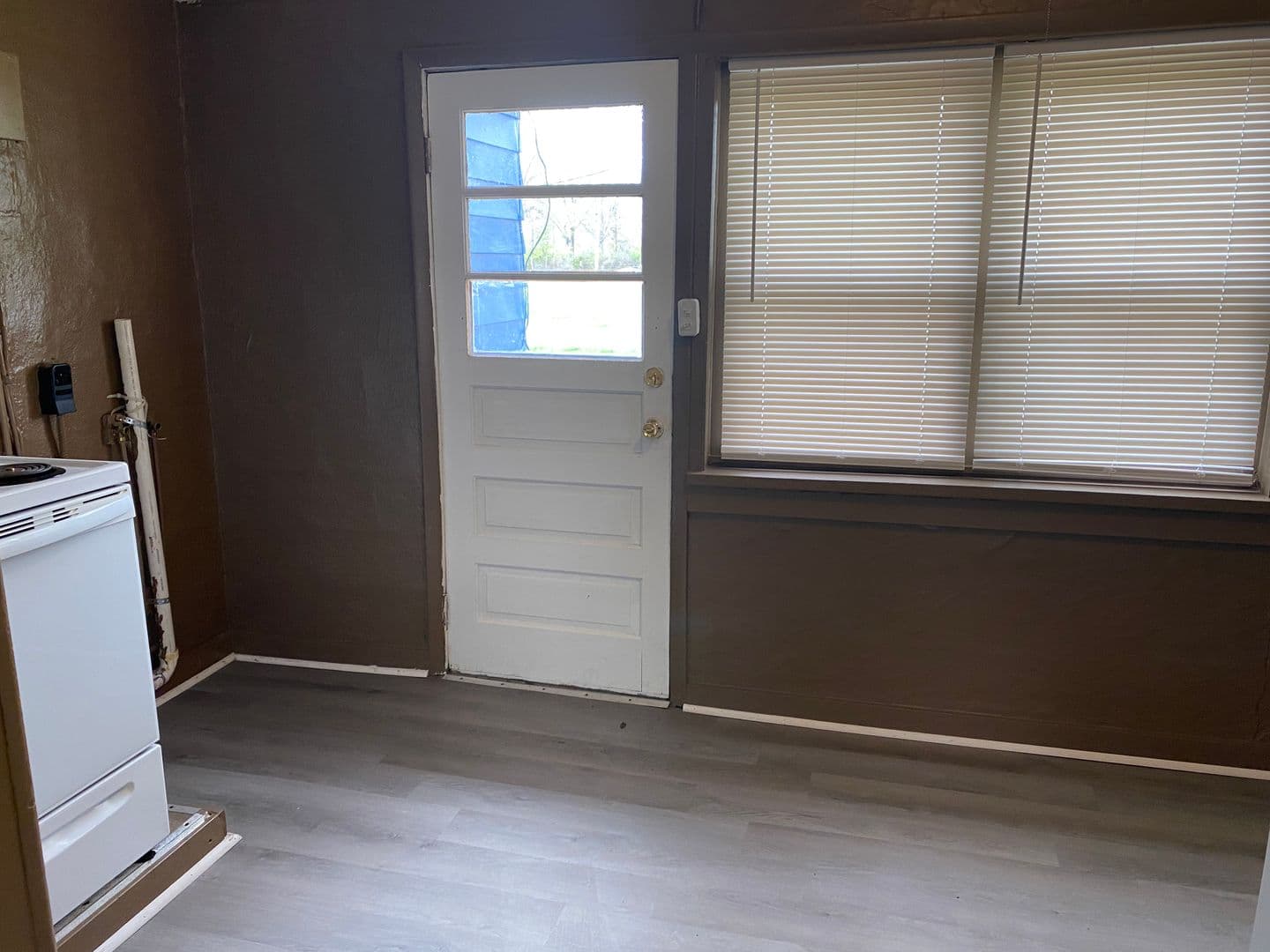 Anderson Apartment: 233 W School Street