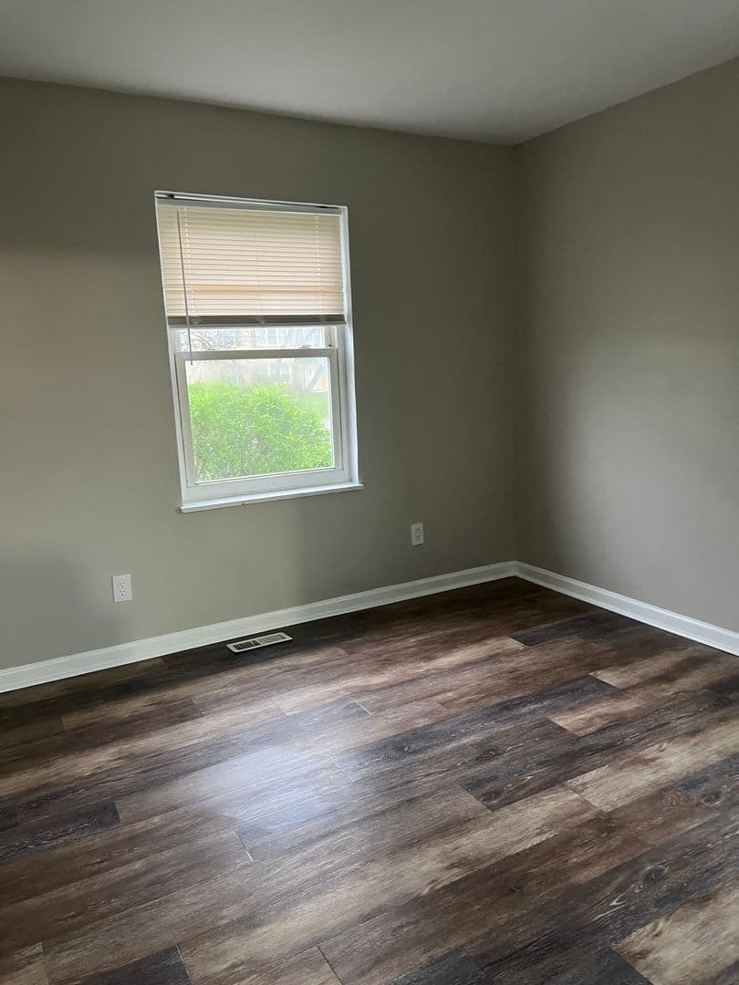 Indianapolis Apartment: 6059 Dickson Rd