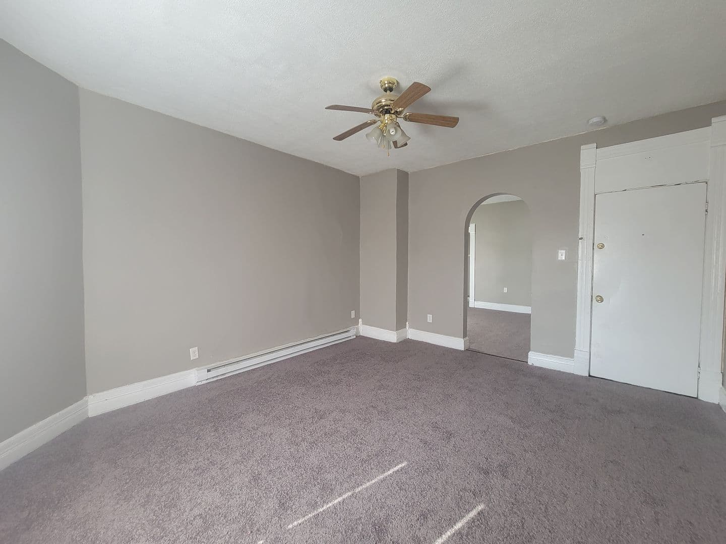 Anderson Apartment: 924 West 5th Street